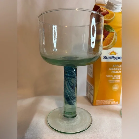 Set of two green and blue margarita glasses - Picture 2 of 4